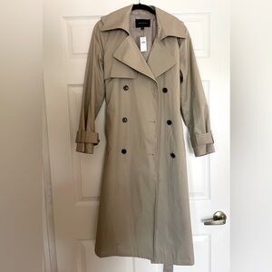 Women’s Banana Republic trench. Size XS. New with tags. Roomy.